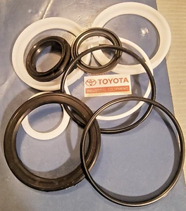 TOYOTA 04655-20111-71 Tilt Cylinder Overhaul Seal Kit Complete, OEM QUALITY - Picture 1 of 4