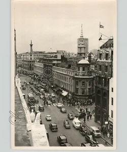 Protestor on Flag Pole of RHODESIA HOUSE in London, England. 1969 Press Photo - Picture 1 of 2