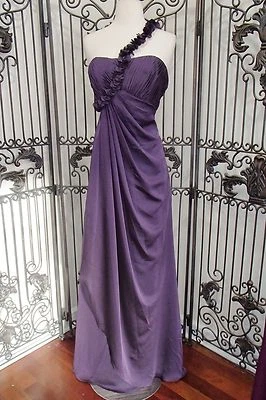 S154 VESTIDO FORMAL DAMA DE HONOR JORDAN 1500 TALLA 10 CIRUELA $212 Foto 1 de 4