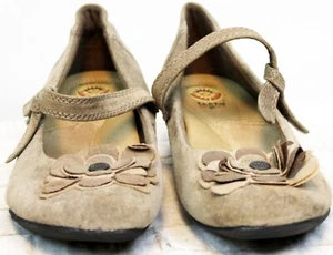 Earth Spirit Suede Wedge Mary Jane Dress Shoes Women sz 9 Flower Button Comfort - Picture 1 of 12