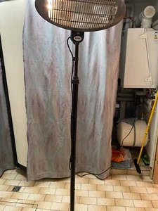 Wärmestrahler Wickeltisch Heizstrahler mit Standfuß 650W , gebraucht - Bild 1 von 8