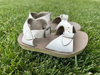 Sandalias de cuero Sun San Surfer con hebilla blancas Hoyway agua salada niñas talla 6 Foto 1 de 4