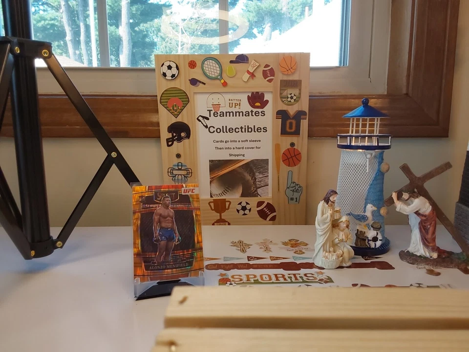 2022 Panini Select UFC #4 Alonzo Menifield Orange RC - Image 1 of 1