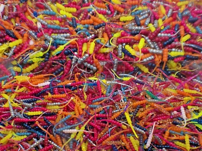 STAFFS FISHING LURES 200 Mixed Colors 1.2" & 1.35" Ice Fishing Wax Wigglers Crappies Pan Fish Sun