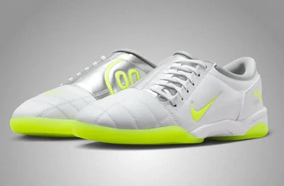 IM1381-100 PALACE x Nike Total 90 3 White Volt Metallic Silver (uomo) - Immagine 1 di 4