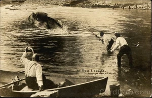 Exaggeration RPPC The Bass I Caught W.H. Martin Echt Foto Postkarte Vintage PC - Bild 1 von 2
