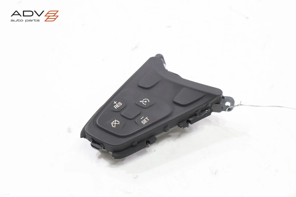Interruptor de control de crucero lado izquierdo volante Chevrolet Malibu 2016-2022 OEM Foto 1 de 4