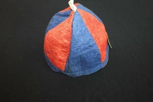 DEADSTOCK 1930'S LITTLE RASCAL'S RED & BLUE FELT CAP 8" X 9 " OPENING MEDIUM - Picture 1 of 3