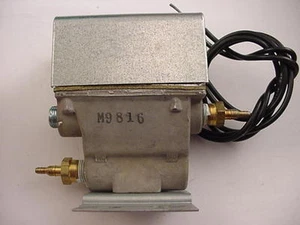 Johnson Controls V11HDA-100 Solenoid Air Valve 440/480 Volt Ships Same Day - Picture 1 of 4