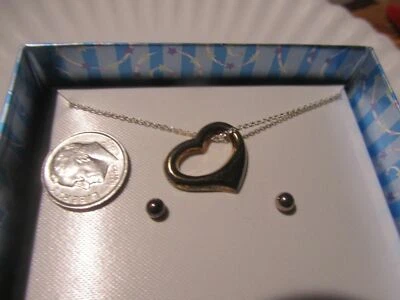 Colgante en forma de corazón de acero inoxidable Kohl's con pendientes - cadena de 18" - ¡BONITO!! Foto 1 de 2