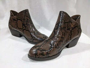 SO Women's Angelfish Brown Snake Print Ankle Boots - Size 8 NWB - Picture 1 of 6