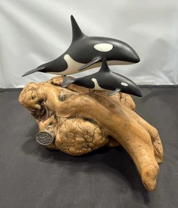 John Perry Orca/Killer Whales Sculptures Burl Wood Ocean Nautical Art Figurine - Foto 1 di 16