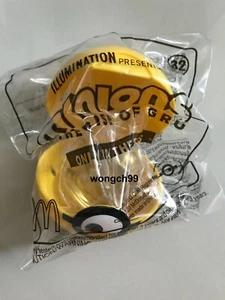 McDonalds Happy Meal 2020 Minion No.32 (Gold) - Picture 1 of 1