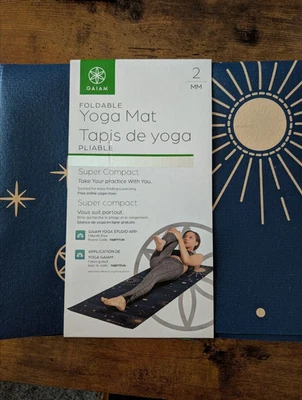 Gaiam Yoga Mat Folding Travel Fitness Exercise Yoga Mat Midsummer Nights NEW 2mm - Image 1 of 3