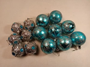 Set 14 Weihnachtsschmuck Türkis Schneeflocken Silber Glitzer 8 mittel, 6 klein  - Bild 1 von 17