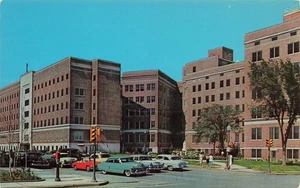 TULSA OK ST JOHN'S HOSPITAL 1950s AUTOS VINTAGE POSTCARD 080525 U - Picture 1 of 2
