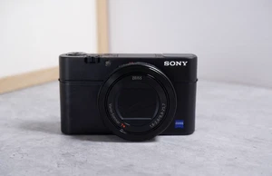 Sony Cyber-shot DSC-RX100M4 RX100 IV 20.1MP 2.9x Optical Zoom Digital Camera - Picture 1 of 7