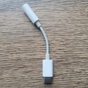 Official Used Apple USB-C to 3.5mm Headphone Jack Adapter iPad iPhone iMac - Zdjęcie 1 z 2