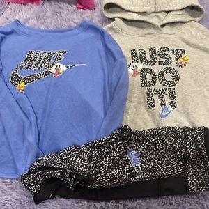 Nike Girl's Cropped Sweatshirt , T-shirt & Leggings 3pc Set Size 6 - Picture 1 of 4