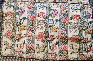 2 Croscill King Pillow Shams Style # 6556 Damask Floral Pattern Vintage - Picture 1 of 6