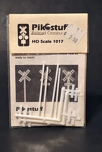 HO Scale Pikestuff USA Kit 1017 RR Crossing Crossbucks w/Decals pkg/4 New/Sealed - Picture 1 of 1