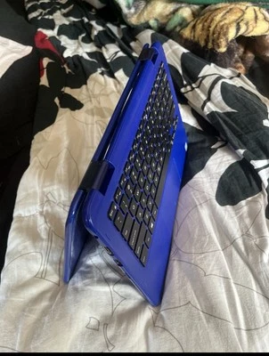 Dell Inspiron 11 3000 11.6 in (32GB, Intel Celeron N, 1.60GHz) Laptop - Blue - Image 1 of 2