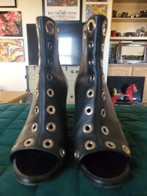 Impresionantes Botines Proenza Schouler Cuero Negro con Remaches Plateados Talla 39 EU Foto 1 de 4