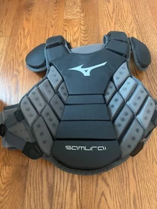 **BRAND NEW, UNUSED** Mizuno Samurai Black Adult Catcher's chest piece (15") - Picture 1 of 2