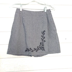 Falda Corta Deportiva Liz Claiborne Talla 4P Azul Blanco Cuadros Guinga Bordada - Imagen 1 de 6