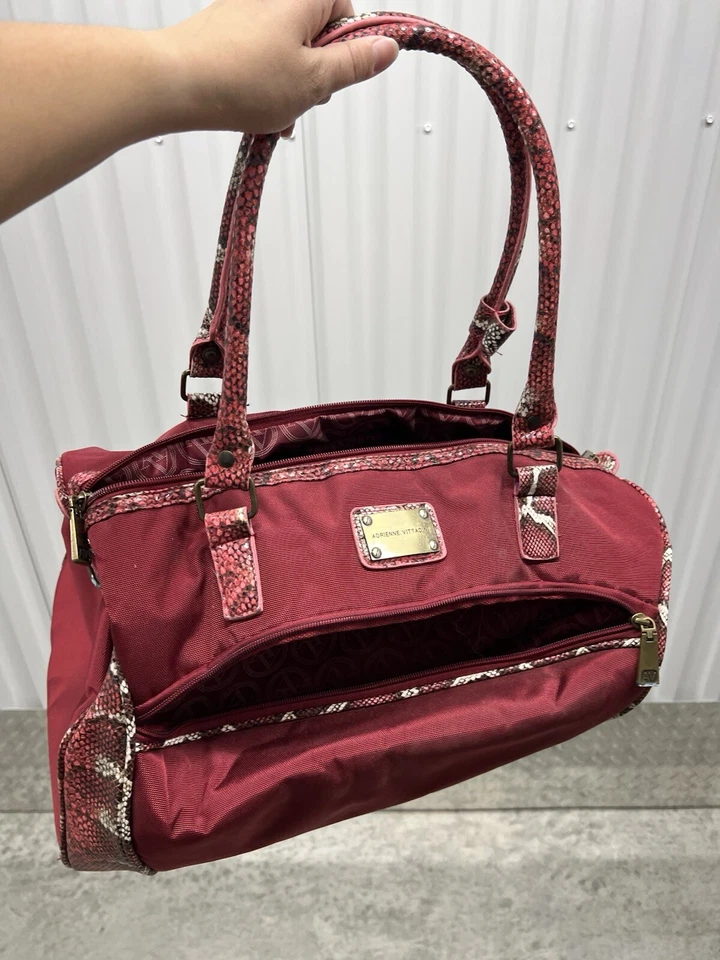 Bolso de Lona Adrian Vittadini, Textura Roja y Serpiente  Foto 1 de 4