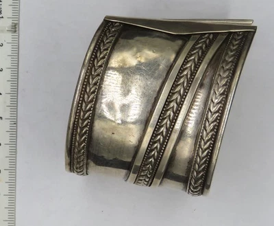 Armreif ,  925 Silber ,verziert , sehr schöner ,alter , massiver Armreif - Bild 1 von 4