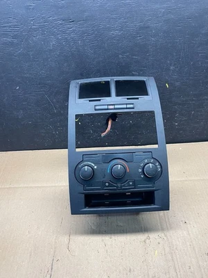 Moldura de rádio controle de temperatura climática Dodge Charger painel 2005 - 2007 P2085 DG - Imagem 1 de 4