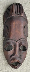 MASCHERA IN LEGNO INTAGLIATO A MANO HAITI - Foto 1 di 9