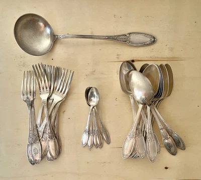 Juego de cubiertos Art Nouveau ERCUIS 30 piezas en metal plateado, cubiertos franceses antiguos Foto 1 de 4