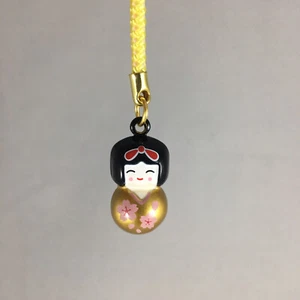 Japanese Netsuke Keychain Charm Maiko Geisha in Gold Sakura Kimono Made in Japan - Picture 1 of 5