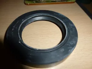 Triumph Vitesse 2000 GT6 TR5 TR6 TR250 2.5 Pi Standard Timing Oil Seal - Picture 1 of 4