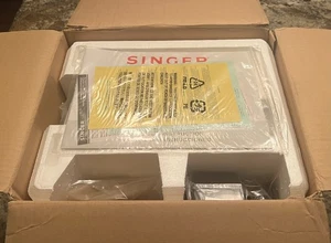 New Singer Stylist II Serger Model 14J250 Overlock Sewing Machine New Old Stock - Picture 1 of 8