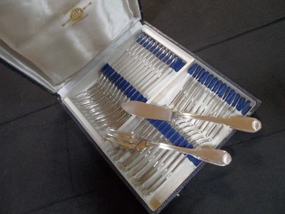 SFAM COFFRET DE 12 COUVERTS A POISSONS MODELE COQUILLE METAL ARGENTE ( 24 pces ) - Photo 1/4