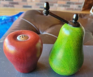 Vintage Wood Red Apple/Green Pear Salt Shaker & Pepper Grinder (GB -15 ) - Picture 1 of 4