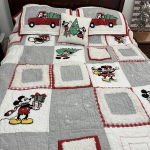 Trapunta patchwork natalizia POTTERY BARN KIDS Topolino, federe e cuscini - COMPLETA - Foto 1 di 15