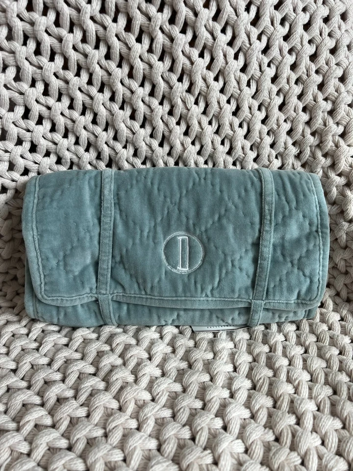 Pottery Barn Косметическая Свернутая Сумка Синий Бархат Стеганые Ювелирные Изделия с Монограммой "D" - Изображение 1 из 1