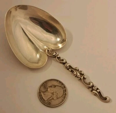 ANTIGUO Servidor Bon Bon ROCOCÓ REMOLINO Plata Esterlina 4 3/8" CRISP SIN MONO Foto 1 de 4