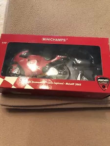 Minichamps 2005 Ducati Desmosedici 1/12 Scale Car. Loris Capirossi MotoGP - NEW - Picture 1 of 16