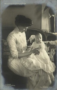 Postal RPPC de Dinamarca, princesa Ingeborg con el príncipe Carl Bernadotte (década de 10) - Imagen 1 de 2