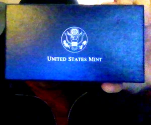 Statue of Liberty Silver Dollar Coin in Original Box - Picture 1 of 3