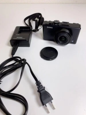 Sigma Compact Digital Camera DP1s 14.0MP 2.5in Black From Japan Fedex Near Mint - Image 1 of 4