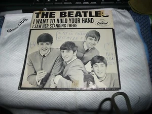 Schallplatte 45 Beatles mit seltenem orig. Pic Sleeve + Record 45 I Wanna Hold ... sehr guter Zustand + - Bild 1 von 4