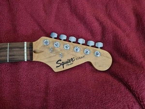 Fender / Squier Strat Stratocaster Gitarrenhals 21 Bünde RW Griffbrett geladen - Bild 1 von 15