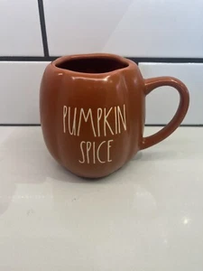 New 2023 RAE DUNN fall “PUMPKIN SPICE” Mug Pumpkin Shape Burnt Orange - Picture 1 of 3