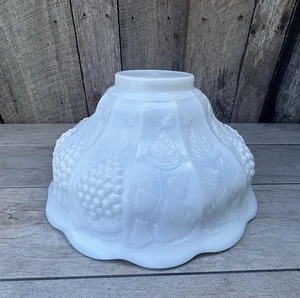 Vintage Schale Fenton Milch Kunstwerk Glas 12"x7, mit Trauben Design - Bild 1 von 3